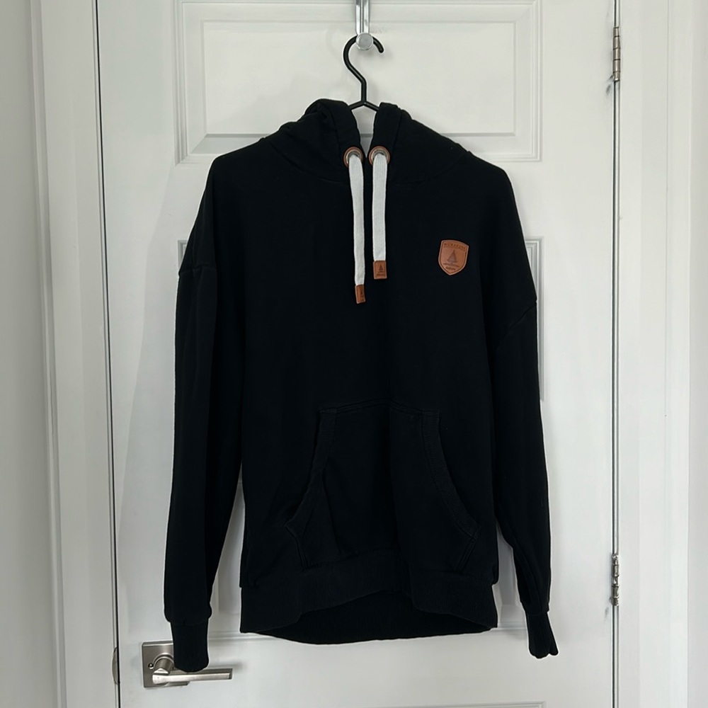 WANAKOME - men's Black hoodie front pocket no zippers size small